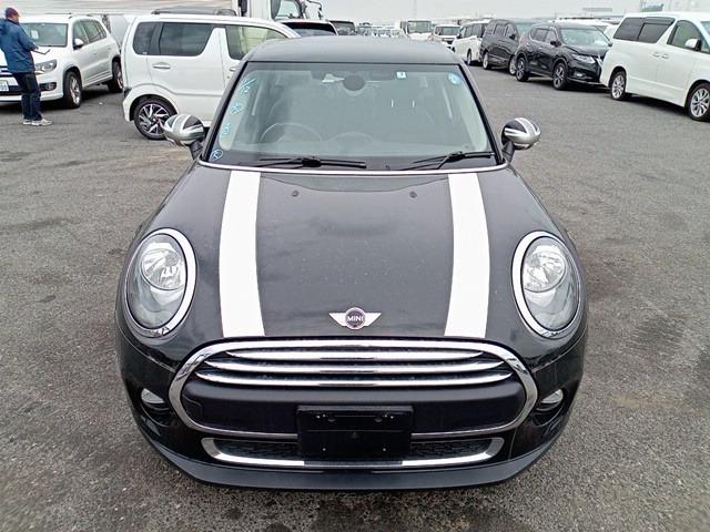 TAU Corporation / The largest Damaged Car Trader in Japan