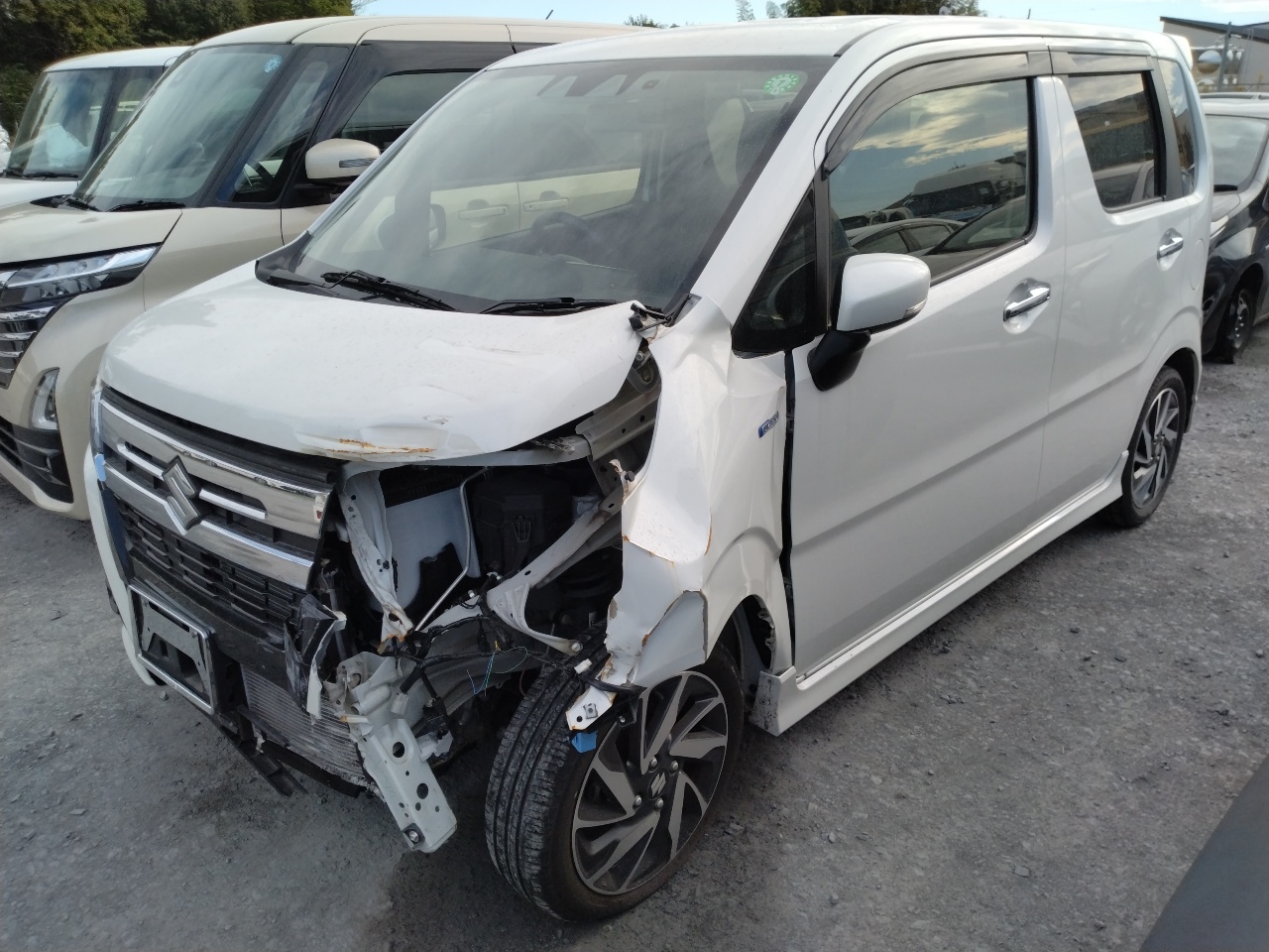SUZUKI | WAGON R CUSTOM Z | No.1428997 | Damaged